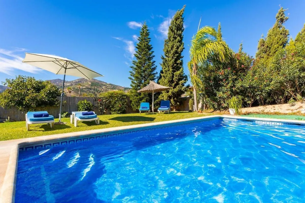 Villa In Nerja Big Garden Fantastic Pool