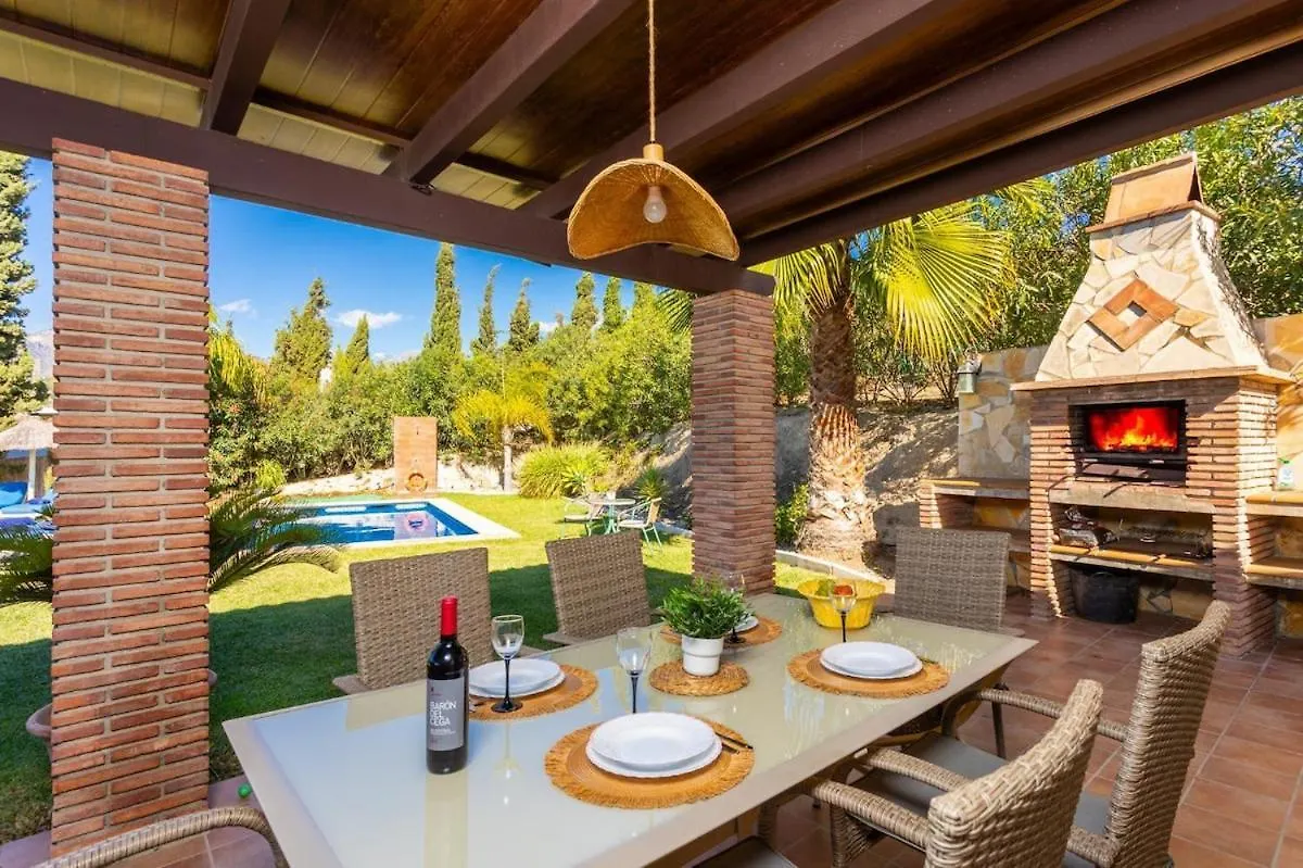 Villa In Nerja Big Garden Fantastic Pool